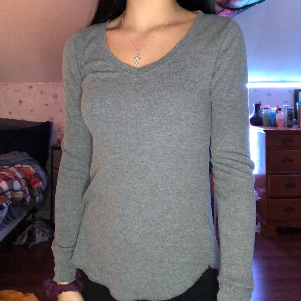 Grey long sleeve shirt